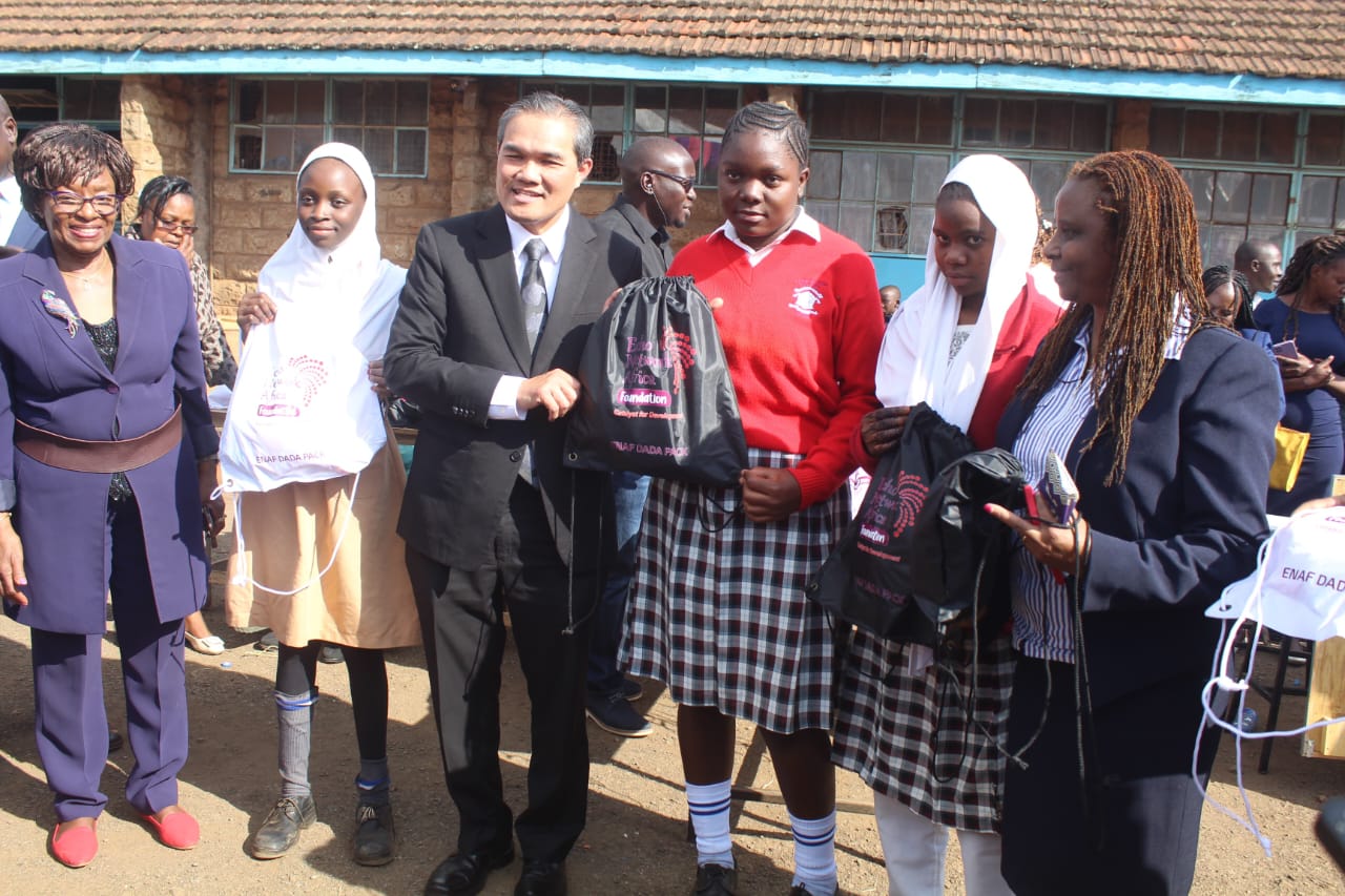 Kibera Primary School Mobile Science Lab